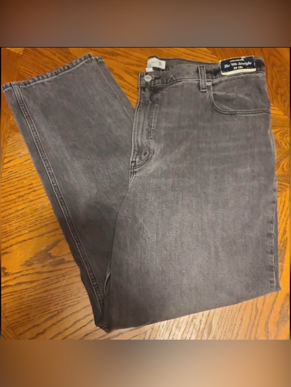 Abercrombie & Fitch
Women 90s straight Siz 34/18 Regular Curve Love
